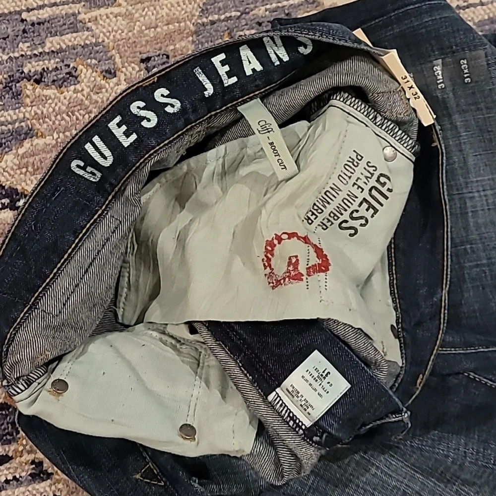 Guess Men's 31x32 Cliff- boot cut Jeans - Picture 8 of 9